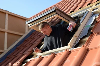 Pose de fenêtres de toit Velux à Puygros